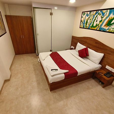 Hotel Beach Crown Juhu Bombay Eksteriør billede