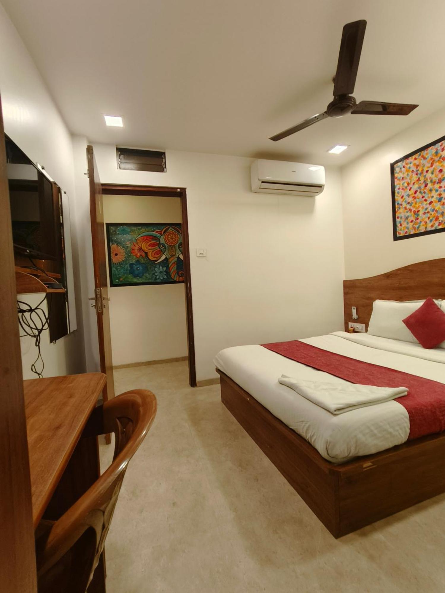 Hotel Beach Crown Juhu Bombay Eksteriør billede