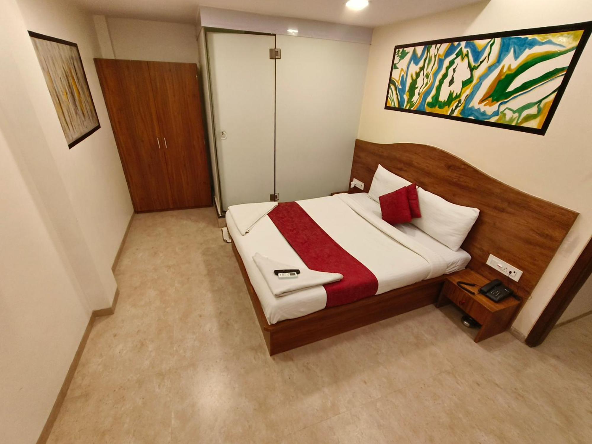 Hotel Beach Crown Juhu Bombay Eksteriør billede