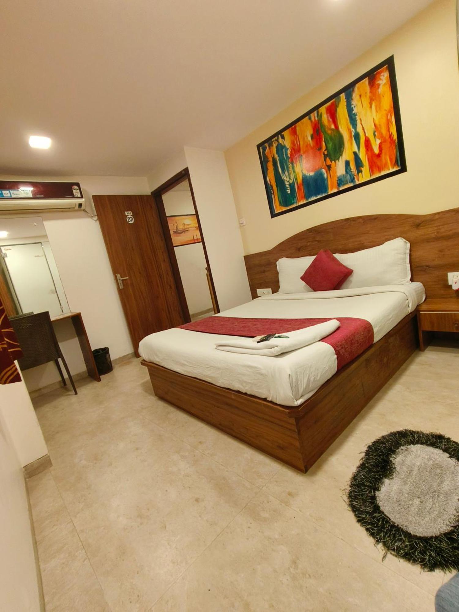 Hotel Beach Crown Juhu Bombay Eksteriør billede